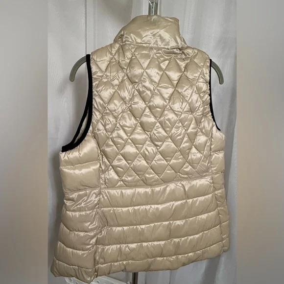Philosophy Women's Metallic Light Khaki Quilted Vest - Picture 7 of 8